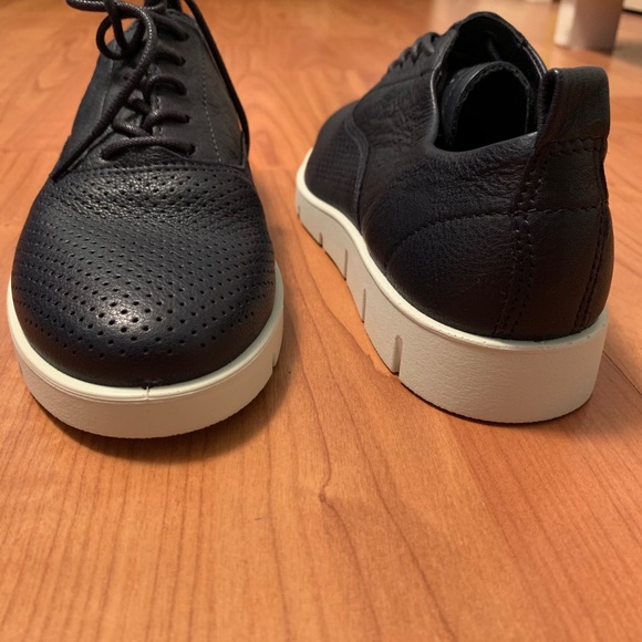 Brand new Ecco Sneakers - Picture 3 of 3